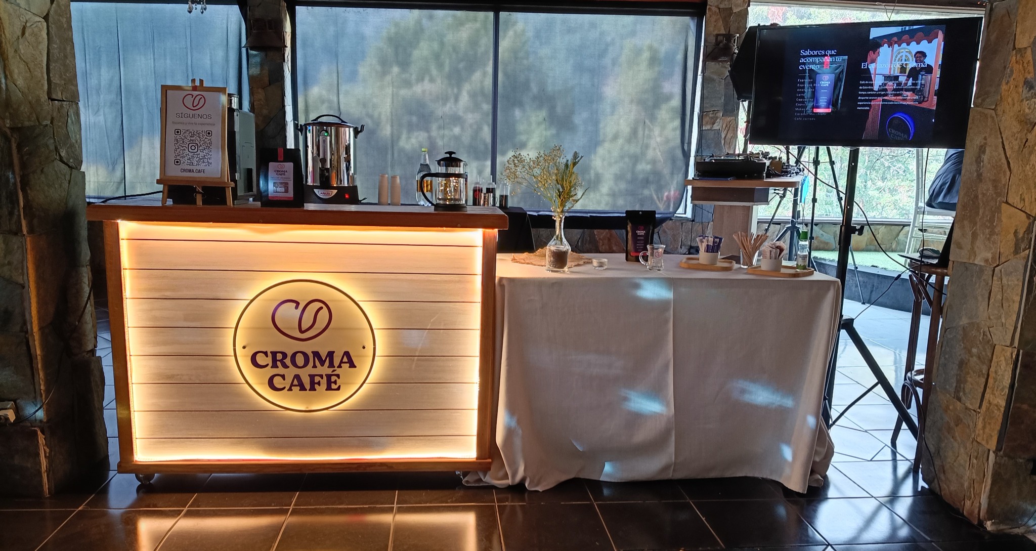 Carro blanco CROMA Café SIGNATURE EXPERIENCE